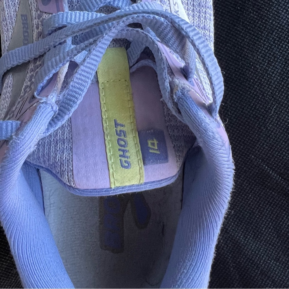 Brooks Ghost Light Purple Athletic Shoes - Picture 6 of 7